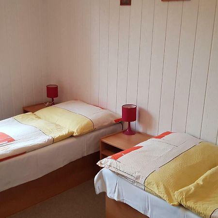 Monte Lope Hotell Bystrice pod Lopenikem Exteriör bild