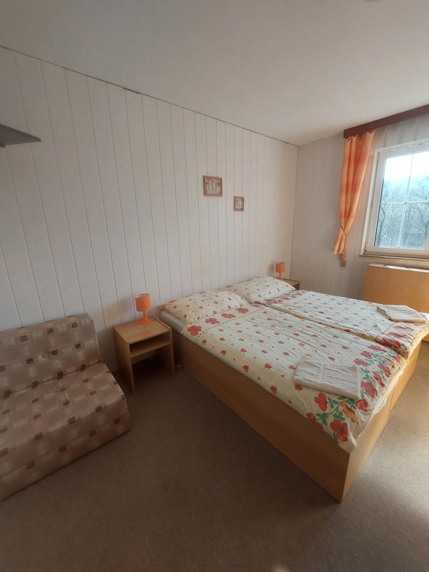 Monte Lope Hotell Bystrice pod Lopenikem Exteriör bild