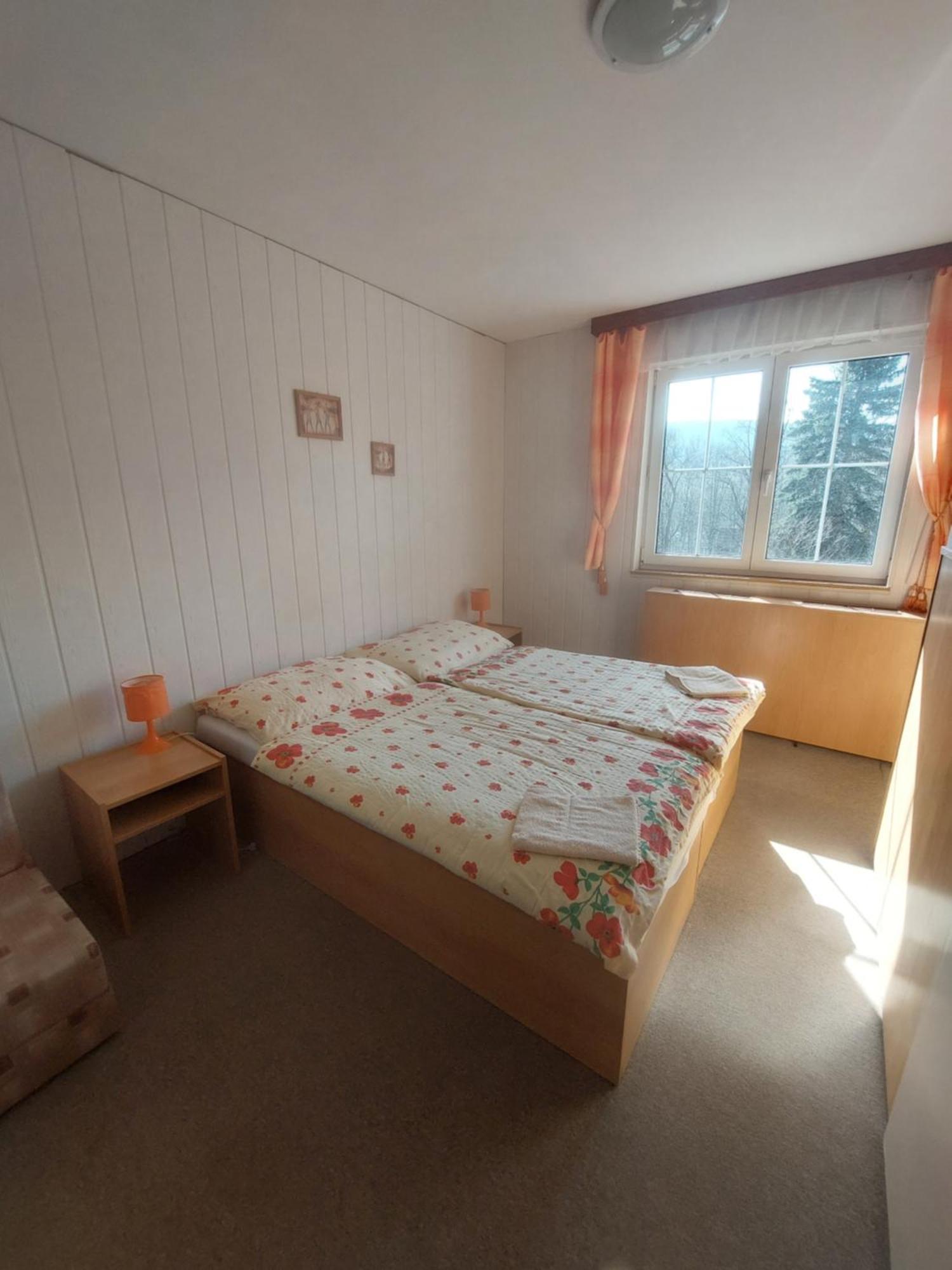 Monte Lope Hotell Bystrice pod Lopenikem Exteriör bild